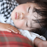 寝ている子ども