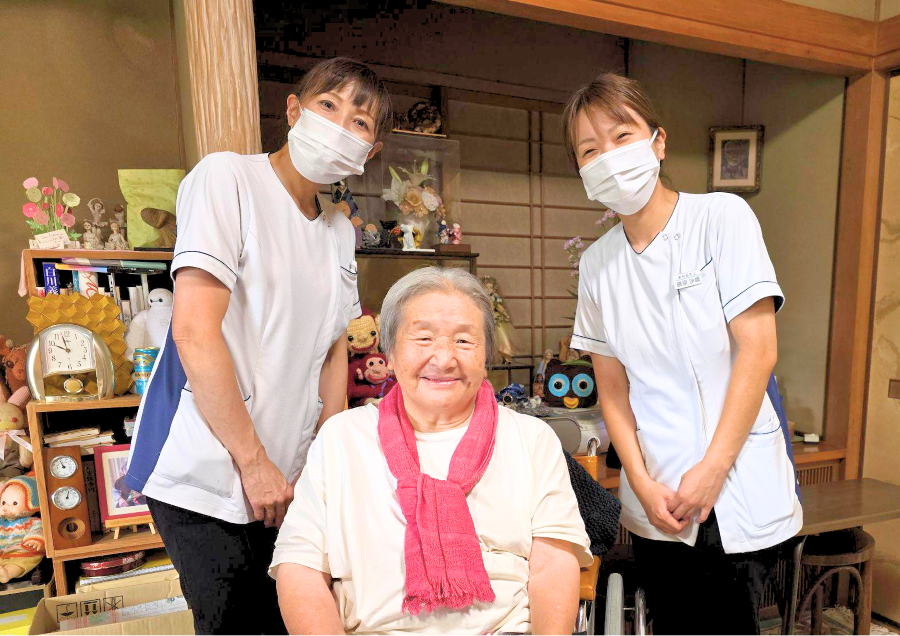 訪問先の笑顔の患者さま